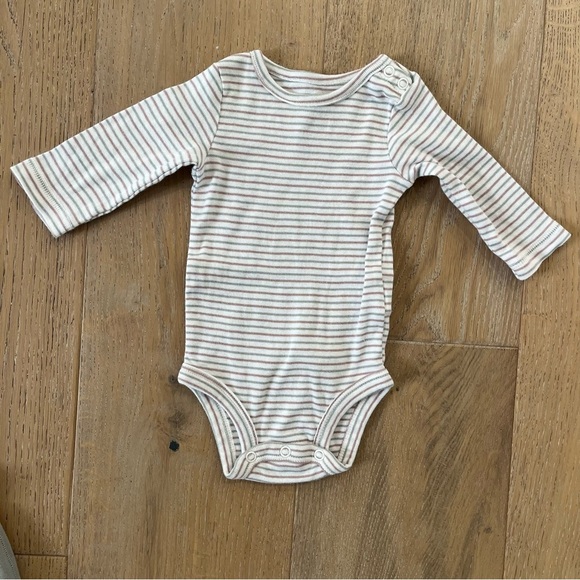 Little Planet Carters 3 piece set sage maroon cardign  0-3 months baby neutral - Picture 4 of 12